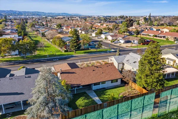 $580,000 | 580 Yellowstone Drive, Vacaville, CA 95687