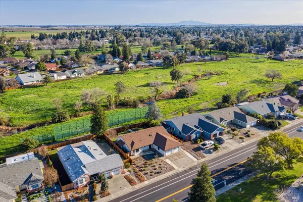 $580,000 | 580 Yellowstone Drive, Vacaville, CA 95687