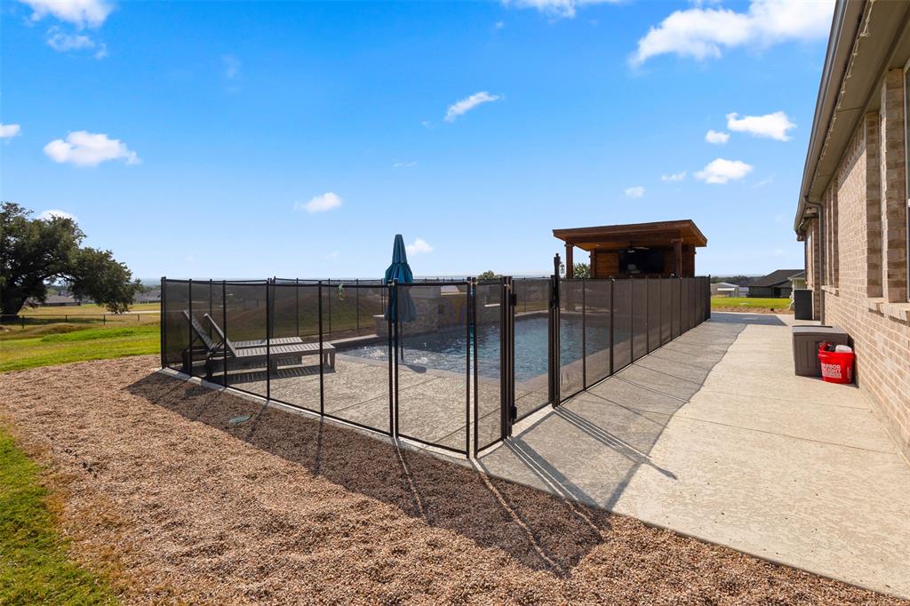 305 Monument Place Azle, TX 76020 - Photo 25 of 29 a view of a terrace
