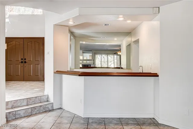 $815,000 | 902 Cripple Creek Court, Henderson, NV 89014