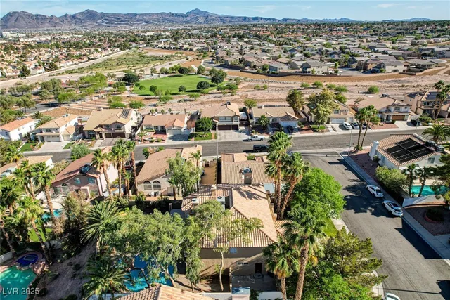 $815,000 | 902 Cripple Creek Court, Henderson, NV 89014