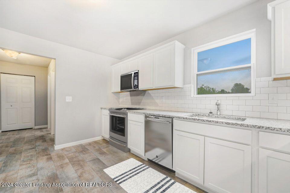 768 West Seminary Street Charlotte, MI 48813 - Photo 34 of 39 6 CSS034-i1810-Kitchen-2