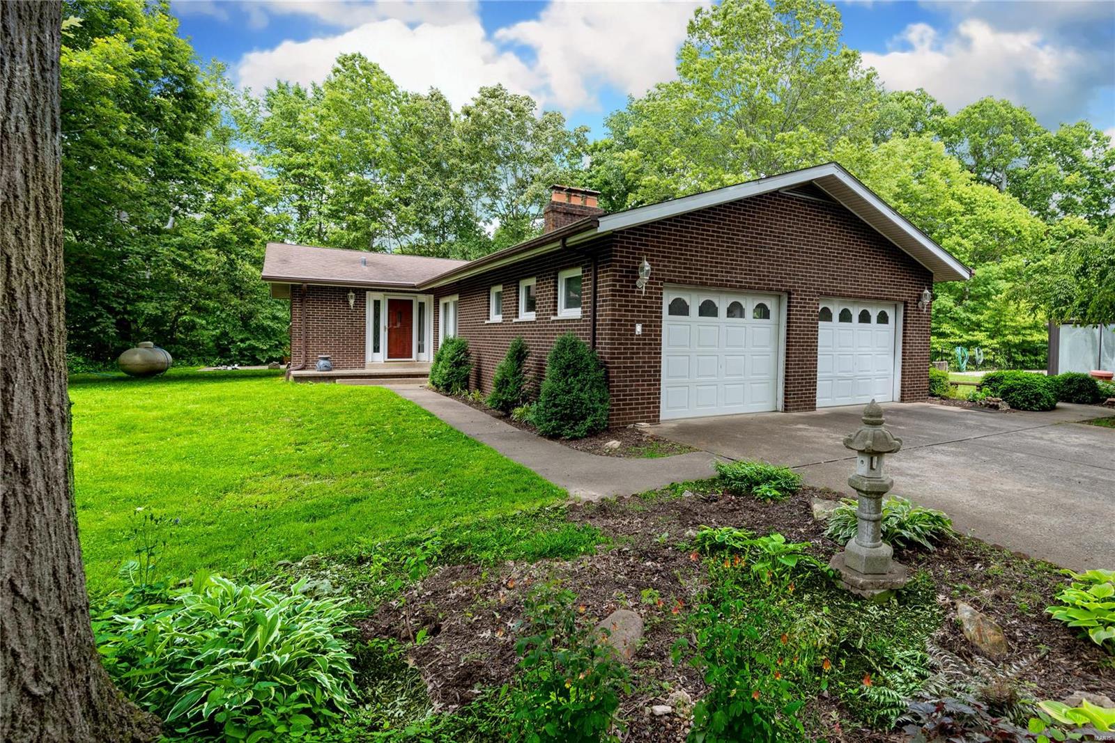 360 Troy Ofallon Road Troy, IL 62294 - Photo 2 of 27