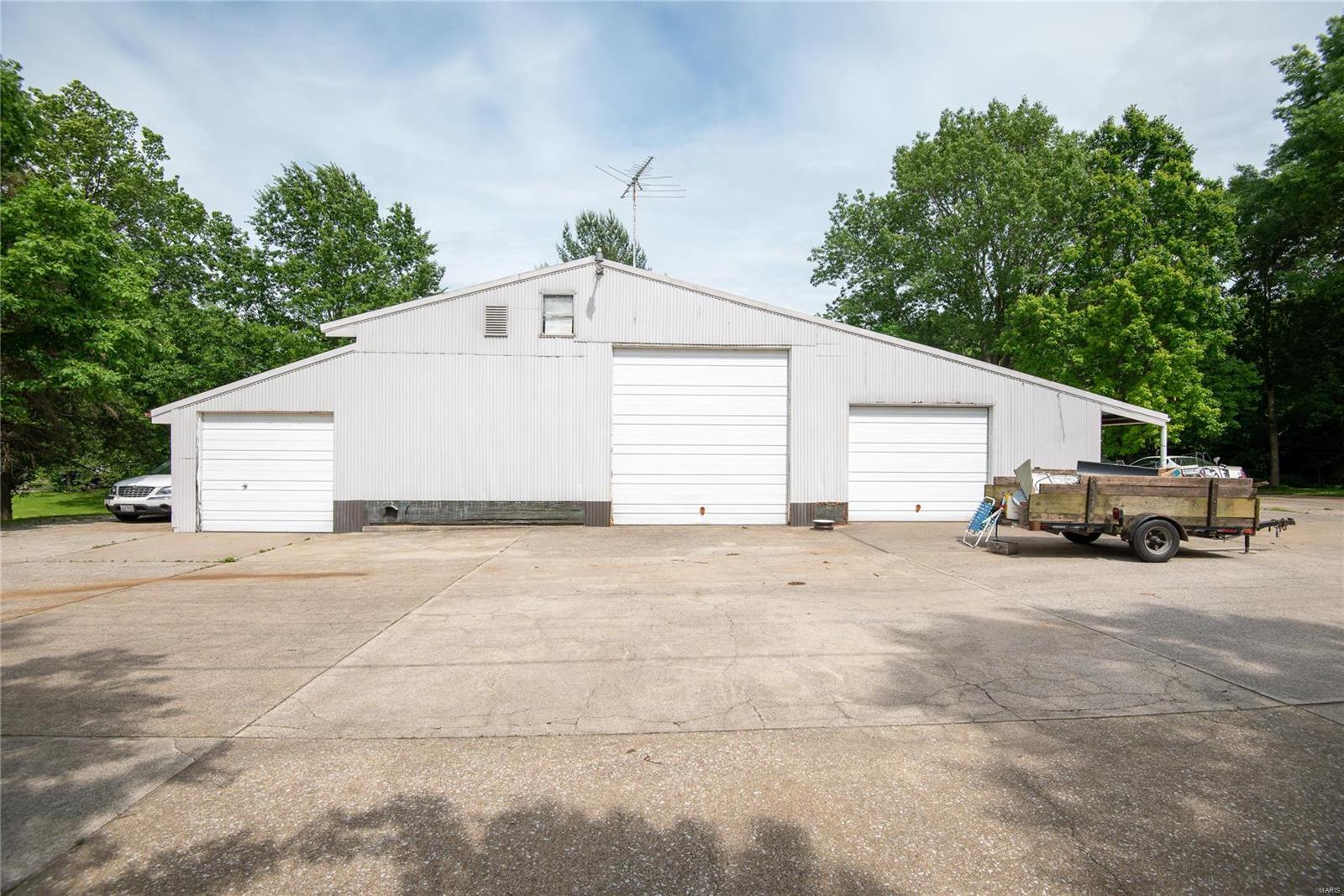 360 Troy Ofallon Road Troy, IL 62294 - Photo 20 of 27