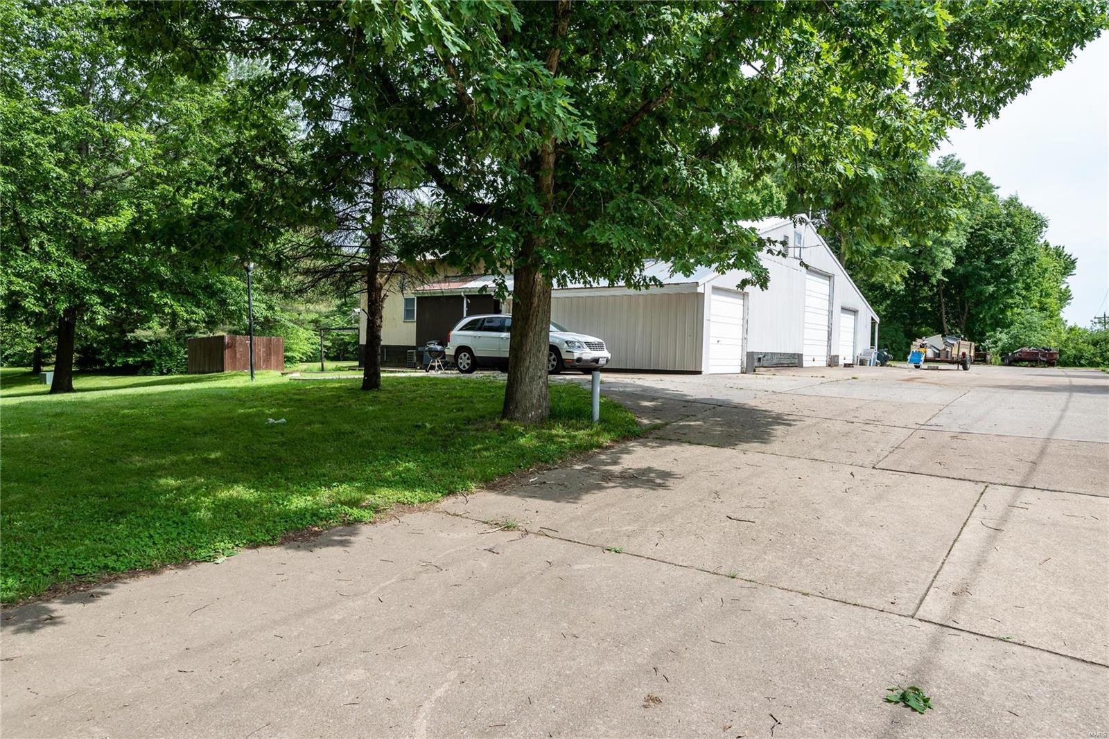 360 Troy Ofallon Road Troy, IL 62294 - Photo 22 of 27