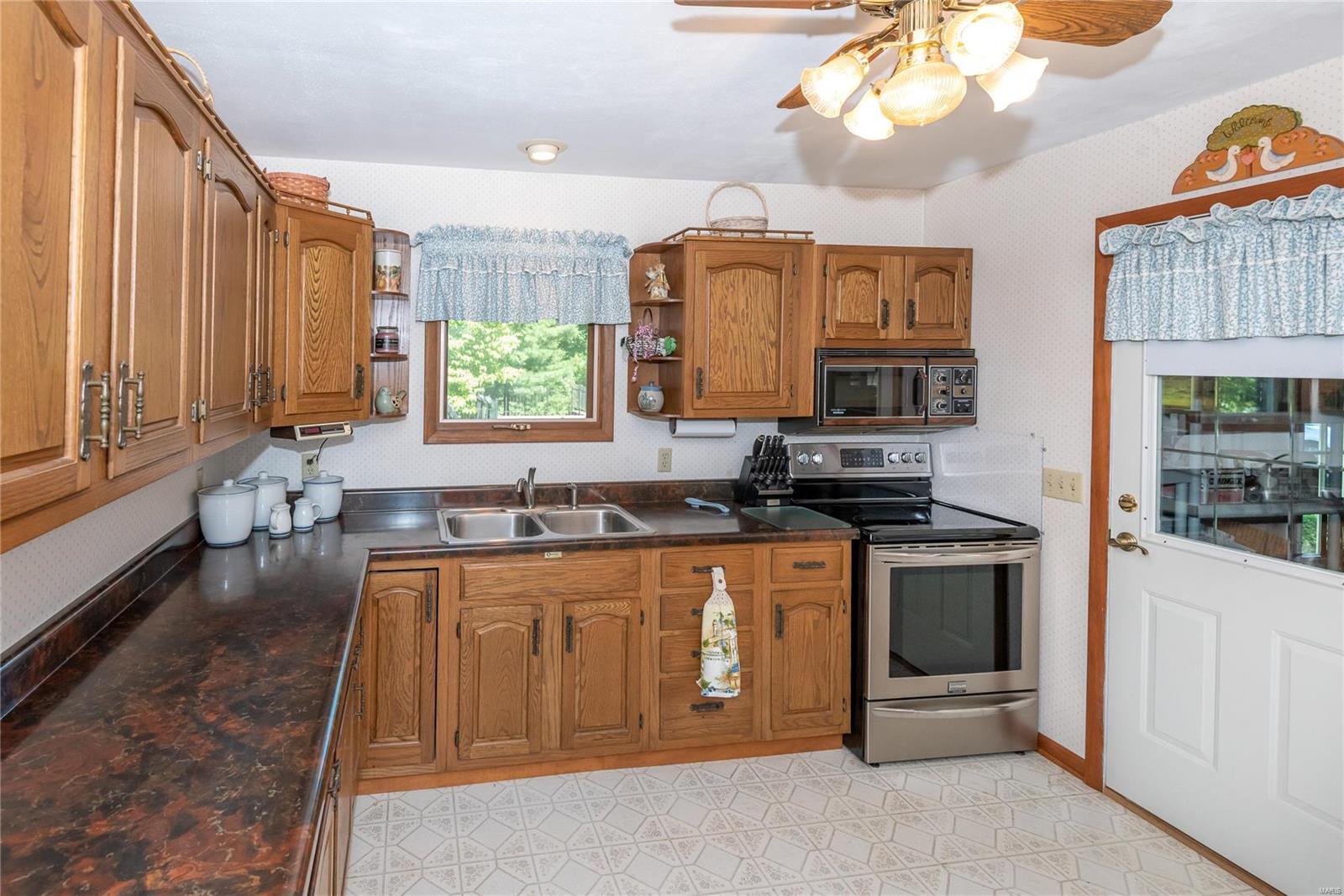 360 Troy Ofallon Road Troy, IL 62294 - Photo 4 of 27