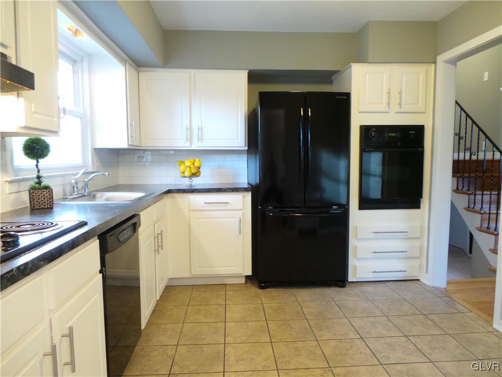 3075 Westminster Road Bethlehem, PA 18017 - Photo 12 of 24 Gallery Image 12