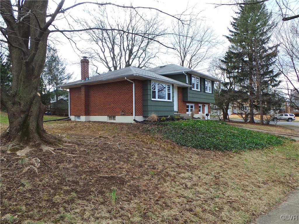 3075 Westminster Road Bethlehem, PA 18017 - Photo 2 of 24 Gallery Image 2