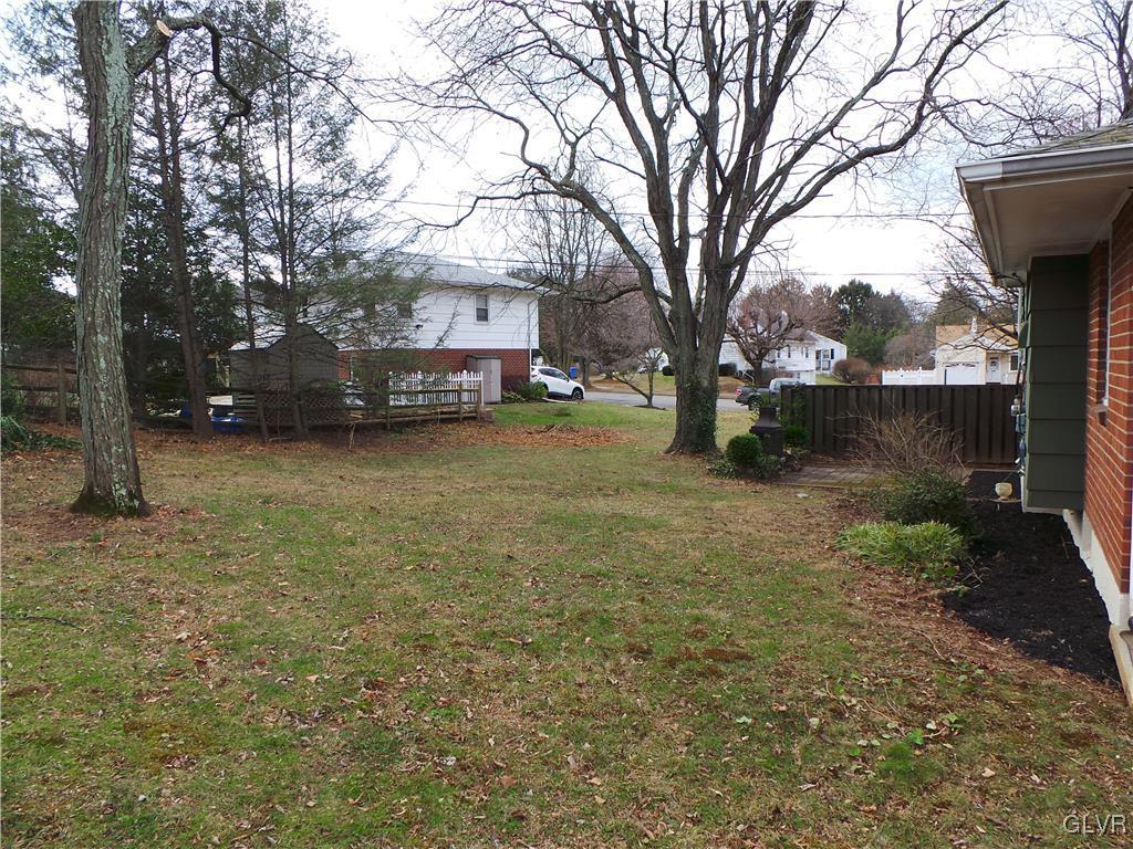 3075 Westminster Road Bethlehem, PA 18017 - Photo 3 of 24 Gallery Image 3