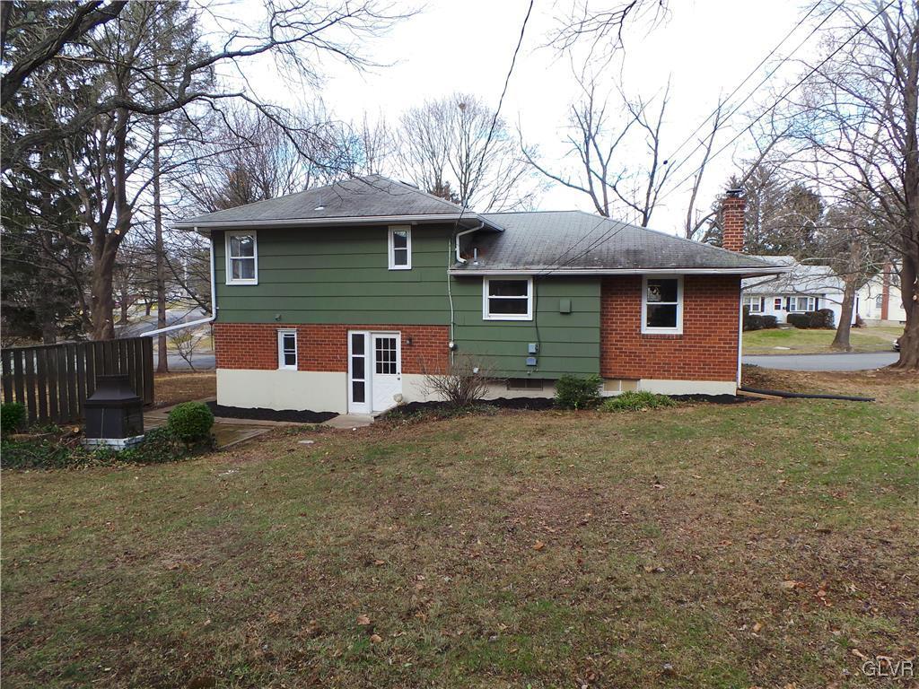 3075 Westminster Road Bethlehem, PA 18017 - Photo 4 of 24 Gallery Image 4
