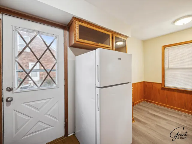 $1,350 | 23007 Brittany Avenue, Eastpointe, MI 48021