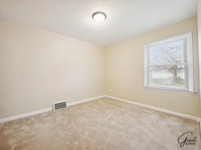 $1,350 | 23007 Brittany Avenue, Eastpointe, MI 48021