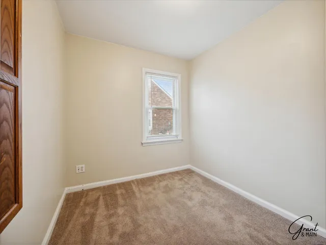 $1,350 | 23007 Brittany Avenue, Eastpointe, MI 48021