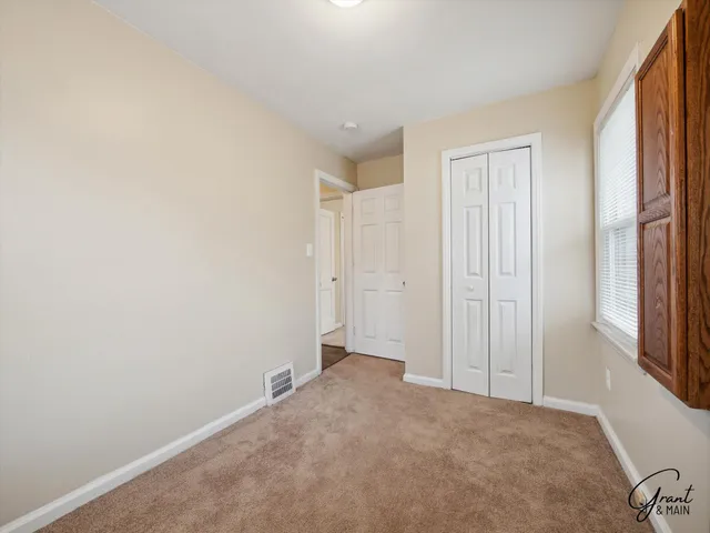 $1,350 | 23007 Brittany Avenue, Eastpointe, MI 48021