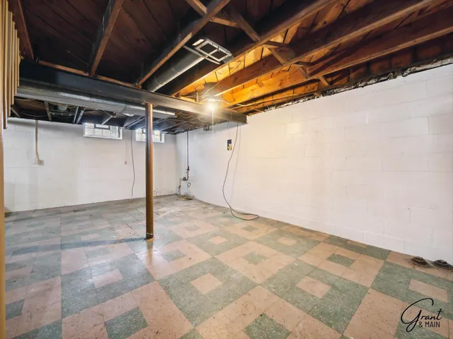 $1,350 | 23007 Brittany Avenue, Eastpointe, MI 48021