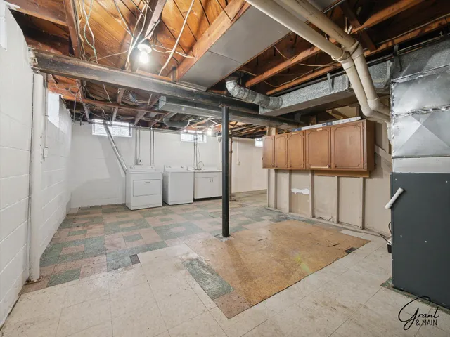 $1,350 | 23007 Brittany Avenue, Eastpointe, MI 48021