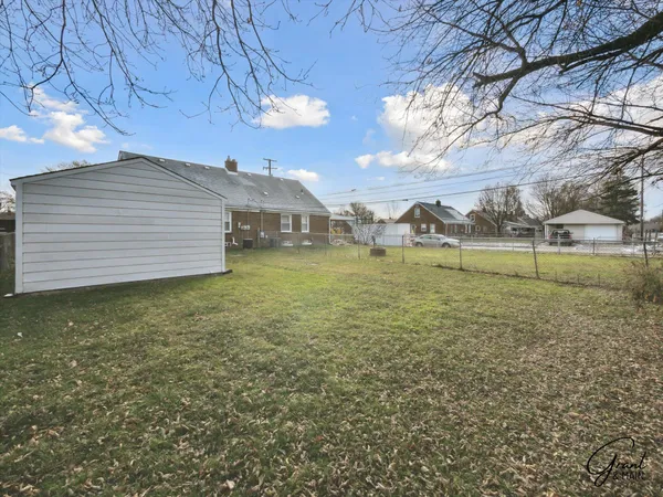 $1,300 | 23007 Brittany Avenue, Eastpointe, MI 48021