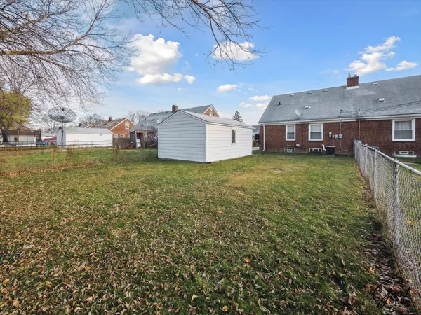 $1,300 | 23007 Brittany Avenue, Eastpointe, MI 48021