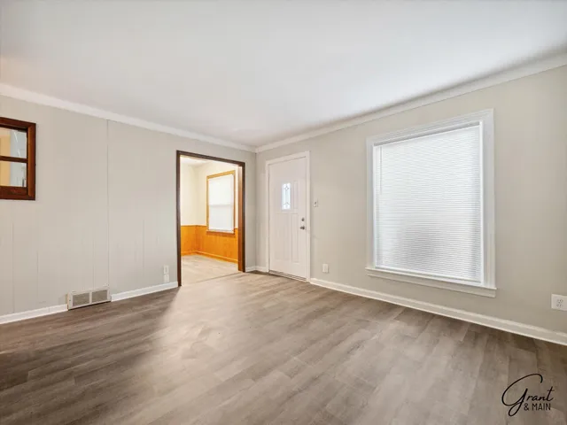 $1,350 | 23007 Brittany Avenue, Eastpointe, MI 48021