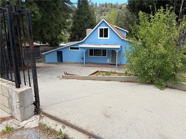 $400,000 | 320 Sky View Lane, Crestline, CA 92325