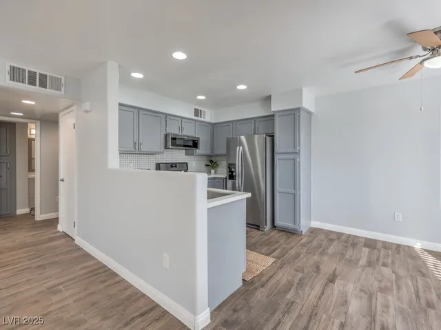 $1,600 | 3425 East Russell Road, Unit 141, Las Vegas, NV 89120