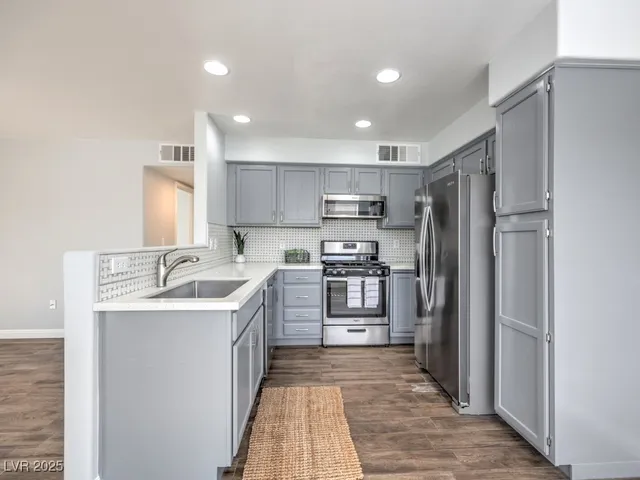 $1,600 | 3425 East Russell Road, Unit 141, Las Vegas, NV 89120