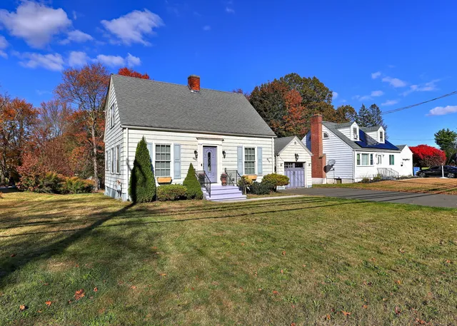 $299,700 | 640 Bunker Hill Avenue, Waterbury, CT 06708