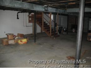5322 Lakeview Road Hope Mills, NC 28348 - Photo 17 of 23 a view of a room with gym equipment
