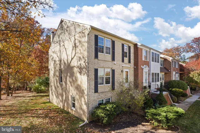 $3,875 | 8601 Raglan Road, Vienna, VA 22182