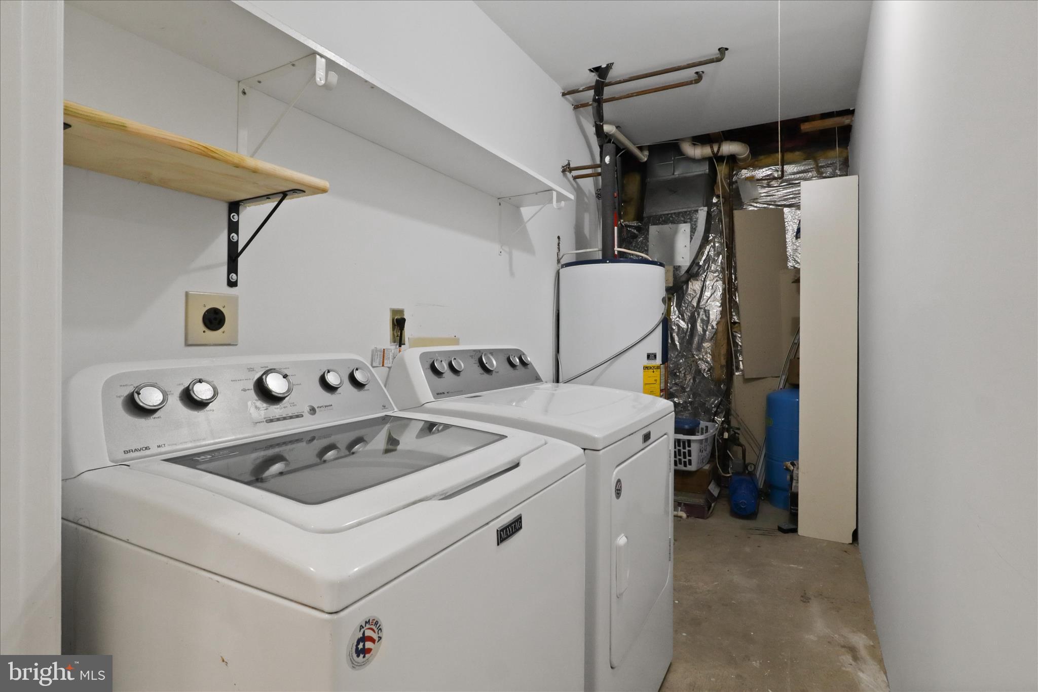 8601 Raglan Road Vienna, VA 22182 - Photo 23 of 47 Basement Laundry room