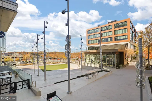 $3,875 | 8601 Raglan Road, Vienna, VA 22182