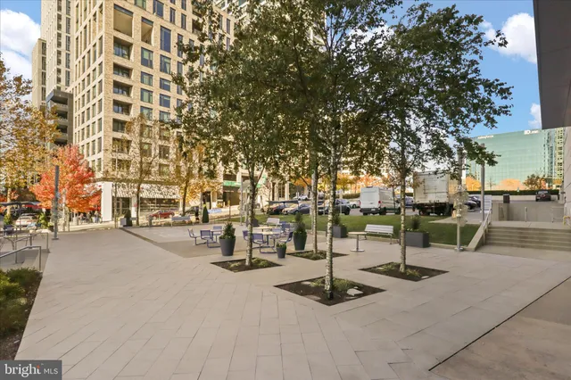 $3,875 | 8601 Raglan Road, Vienna, VA 22182