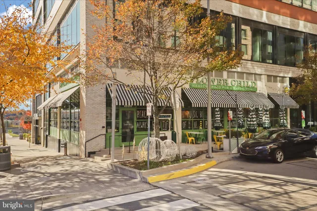 $3,875 | 8601 Raglan Road, Vienna, VA 22182