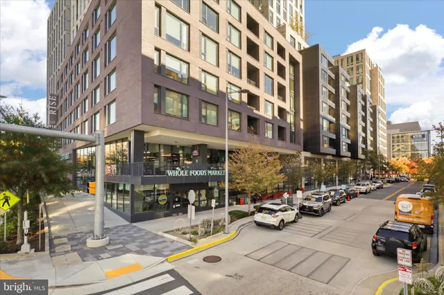 $3,875 | 8601 Raglan Road, Vienna, VA 22182