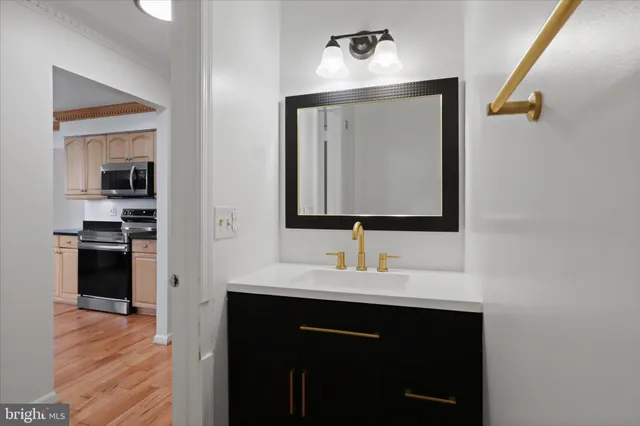 $3,875 | 8601 Raglan Road, Vienna, VA 22182