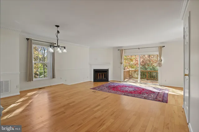 $3,875 | 8601 Raglan Road, Vienna, VA 22182