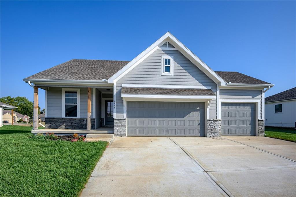 8101 Southeast Holly Dr