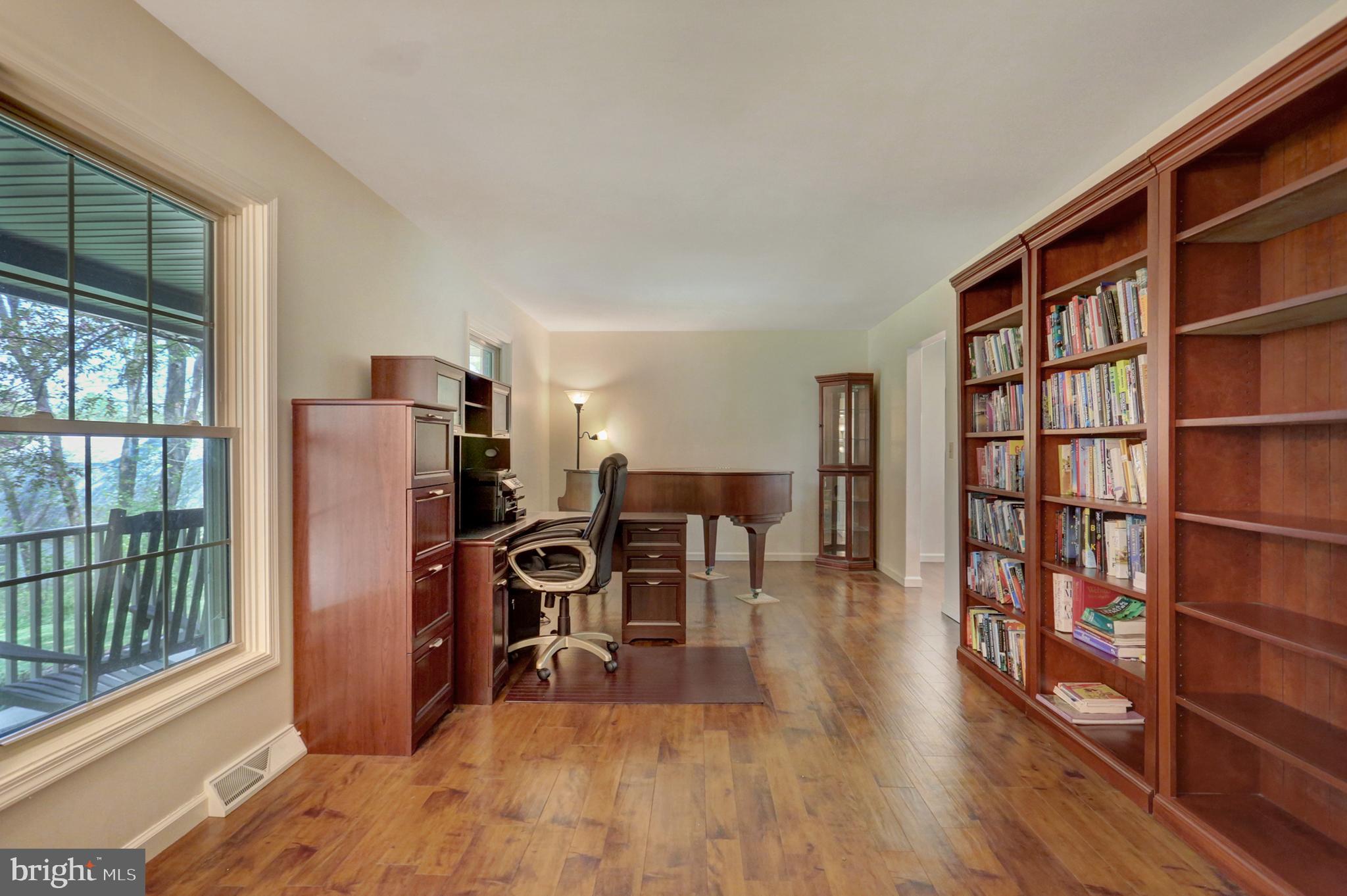 490 Peak View Road York Springs, PA 17372 - Photo 7 of 25 Gallery Image 7