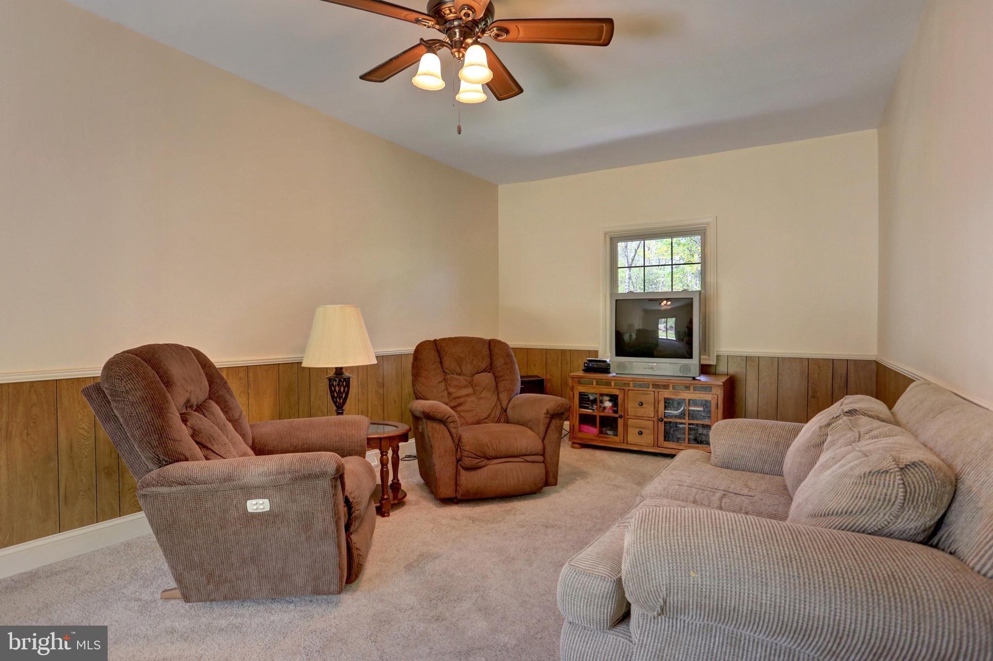 490 Peak View Road York Springs, PA 17372 - Photo 9 of 25 Gallery Image 9