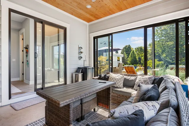 $3,200,000 | 374 Ridgeway Street, St. Joseph, MI 49085