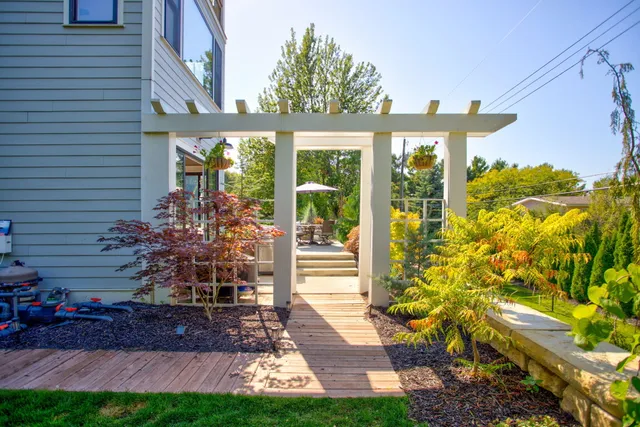 $3,200,000 | 374 Ridgeway Street, St. Joseph, MI 49085