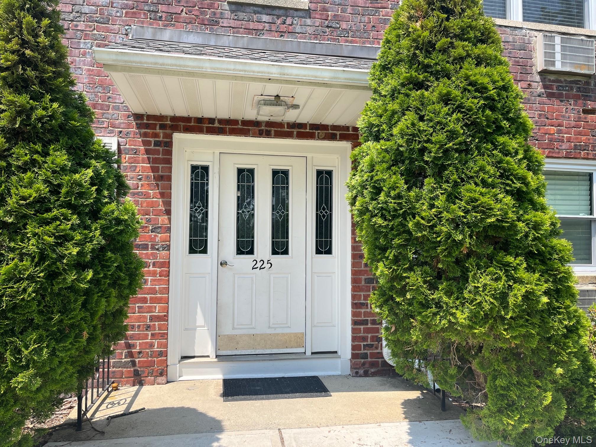 225 North Middletown Road, Unit D Pearl River, NY 10965 - Photo 5 of 20