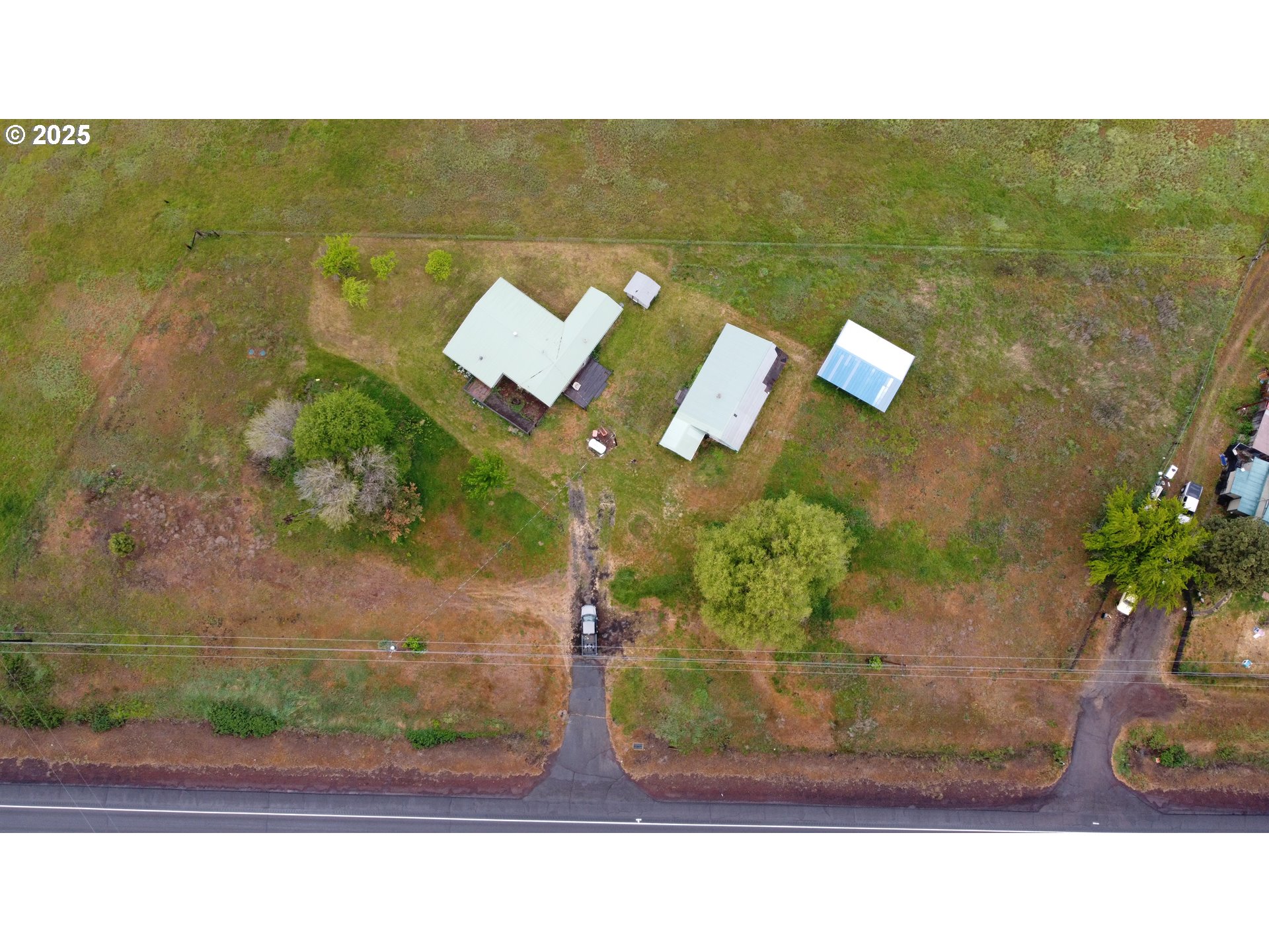 1525 Highway 97 Goldendale, WA 98620 - Photo 45 of 46 a black and white photo of a