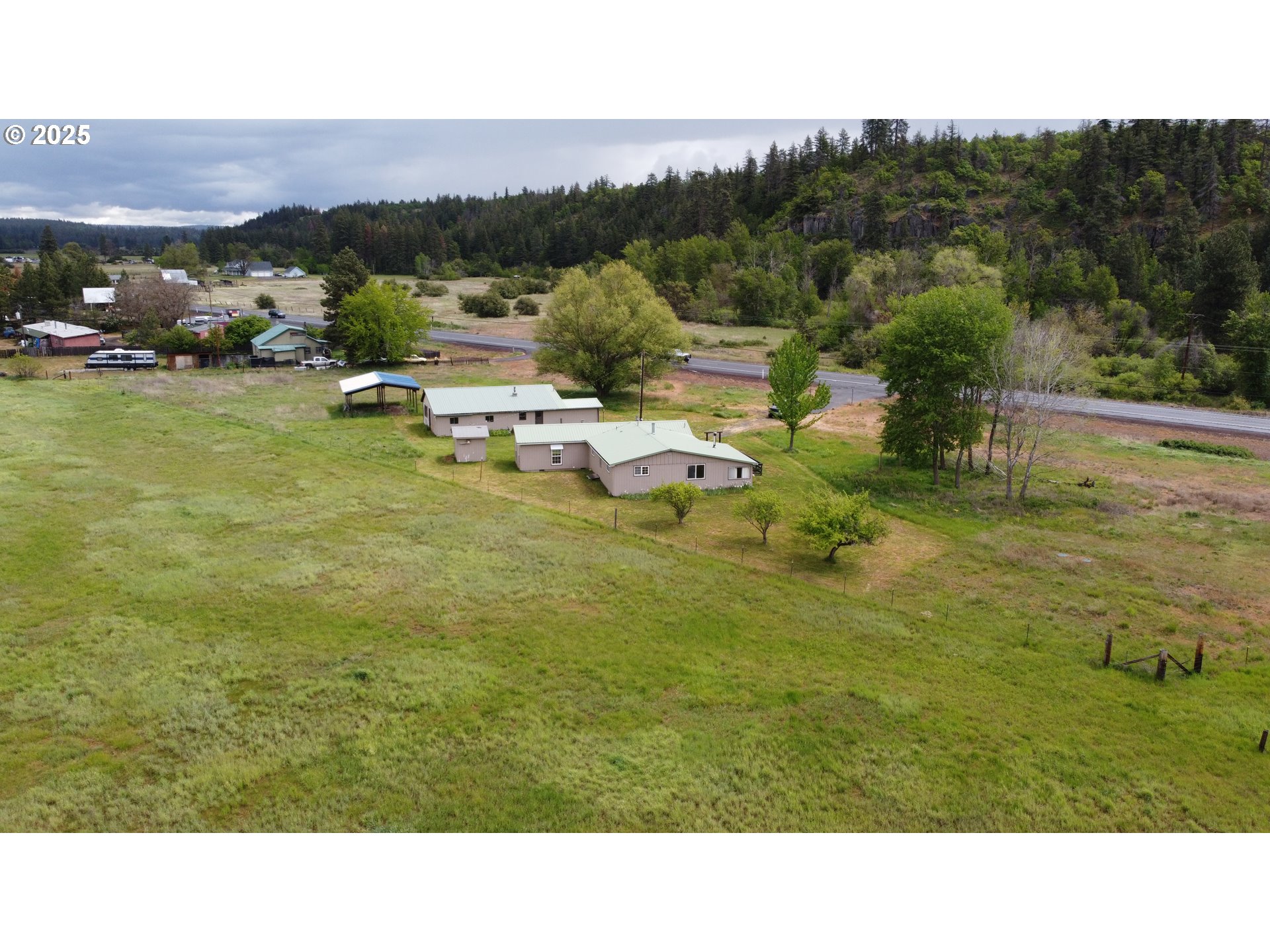 1525 Highway 97 Goldendale, WA 98620 - Photo 46 of 46 a view of an ocean with city view
