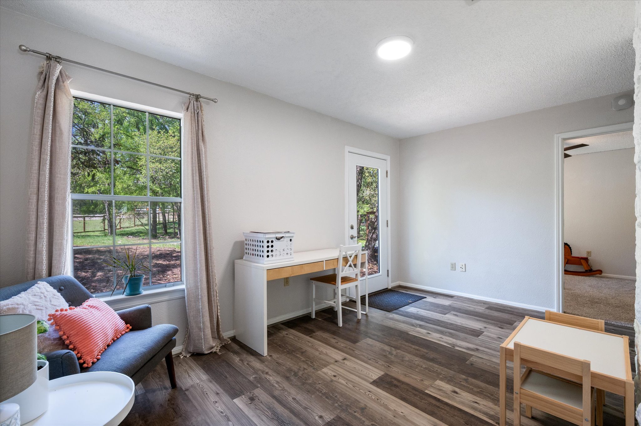 201 Oak Hollow Road Georgetown, TX 78628 - Photo 11 of 39