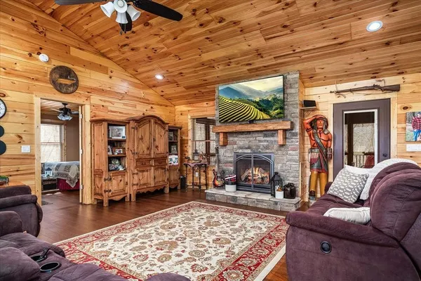 $559,000 | 253 Hiawassee Lane, Celina, TN 38551