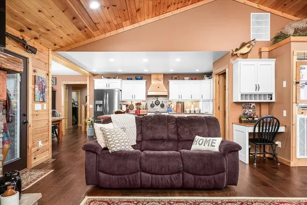 $559,000 | 253 Hiawassee Lane, Celina, TN 38551
