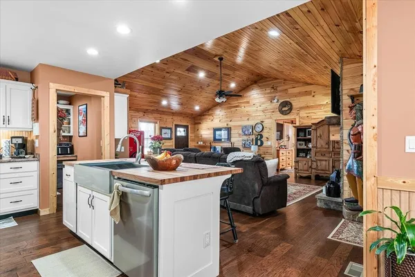 $559,000 | 253 Hiawassee Lane, Celina, TN 38551