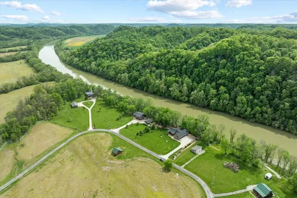 $559,000 | 253 Hiawassee Lane, Celina, TN 38551