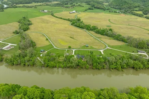 $559,000 | 253 Hiawassee Lane, Celina, TN 38551